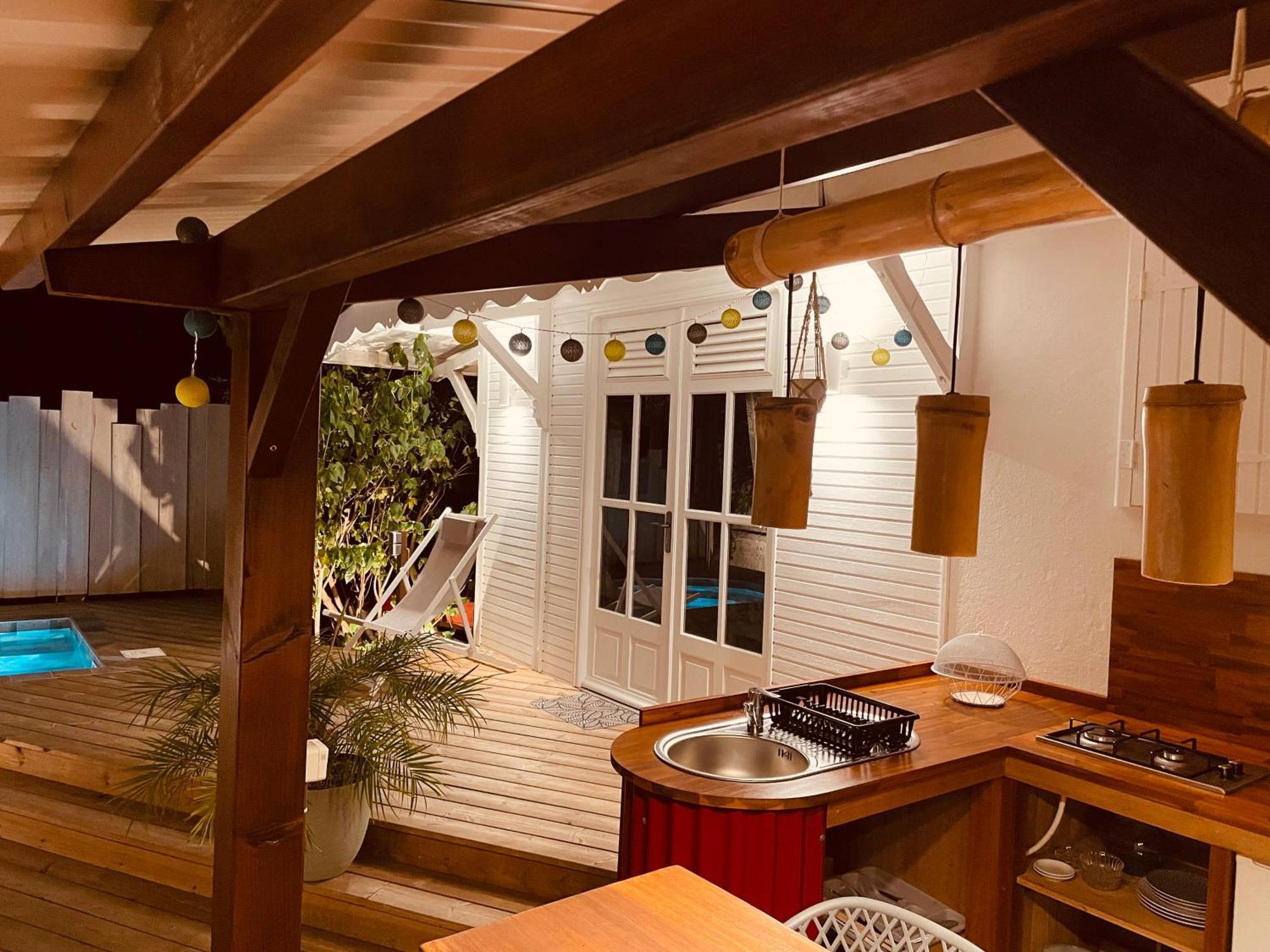 Les Coulirooms - Suite Avec Jacuzzi Et Grande Terrasse Sainte-Anne (Grande-Terre) Exterior foto
