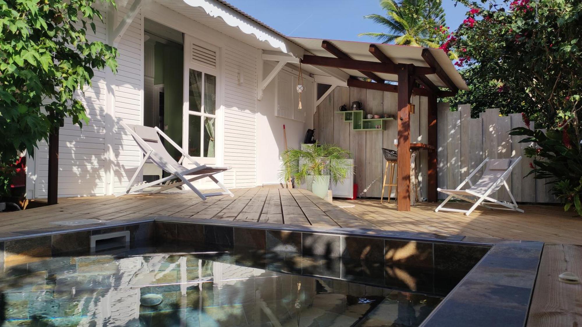 Les Coulirooms - Suite Avec Jacuzzi Et Grande Terrasse Sainte-Anne (Grande-Terre) Exterior foto
