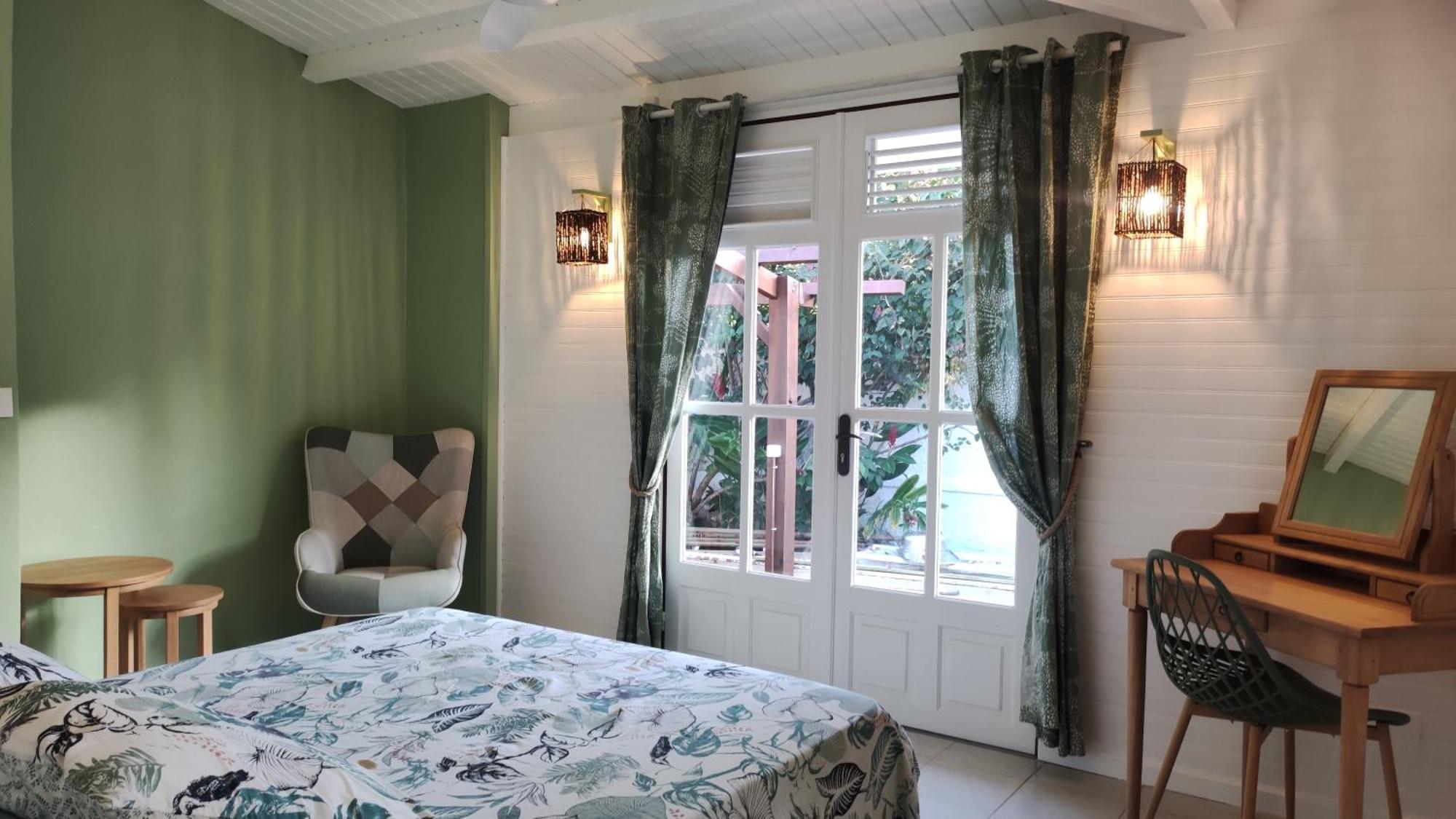 Les Coulirooms - Suite Avec Jacuzzi Et Grande Terrasse Sainte-Anne (Grande-Terre) Exterior foto