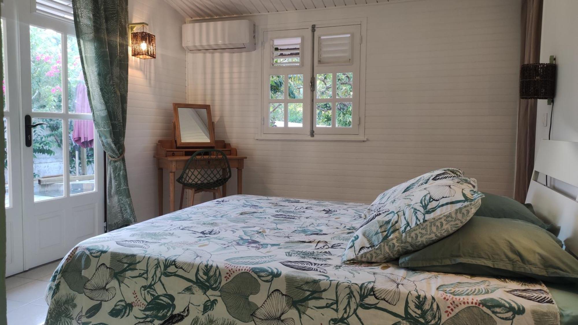 Les Coulirooms - Suite Avec Jacuzzi Et Grande Terrasse Sainte-Anne (Grande-Terre) Exterior foto